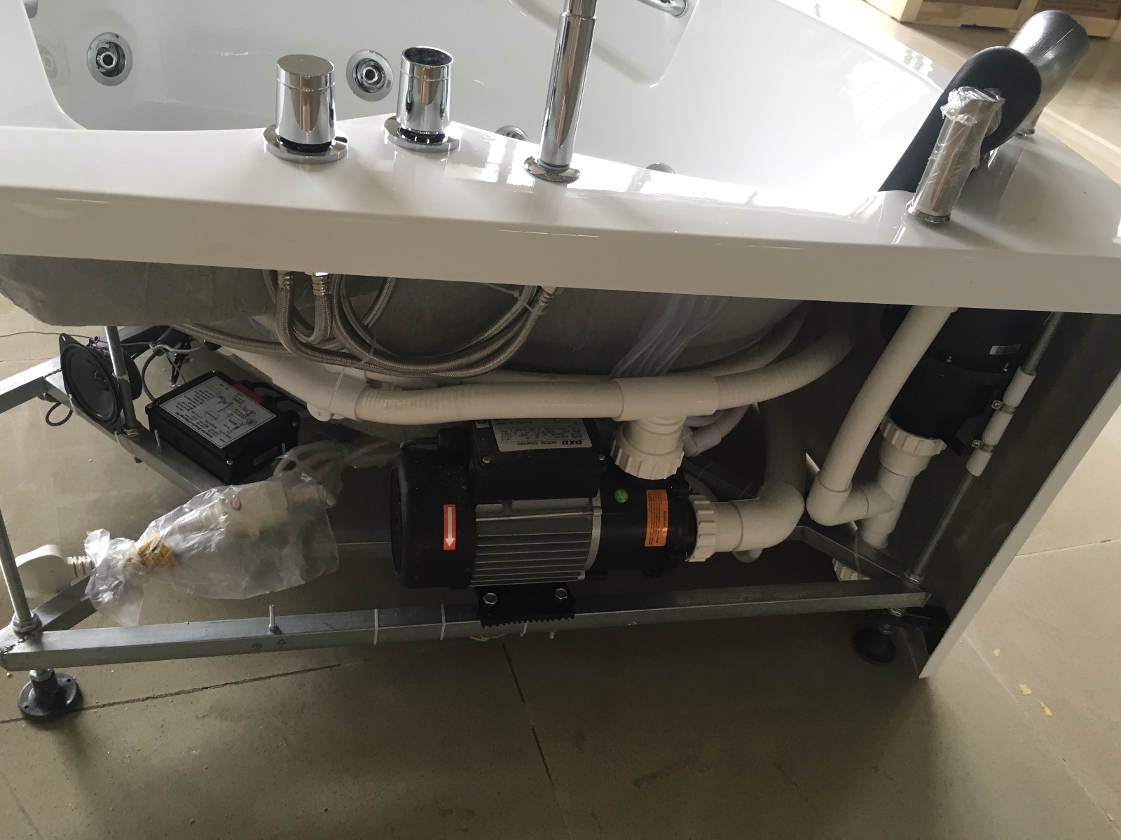 C-423 Bathtub with Cheap Price for Sale4.JPG